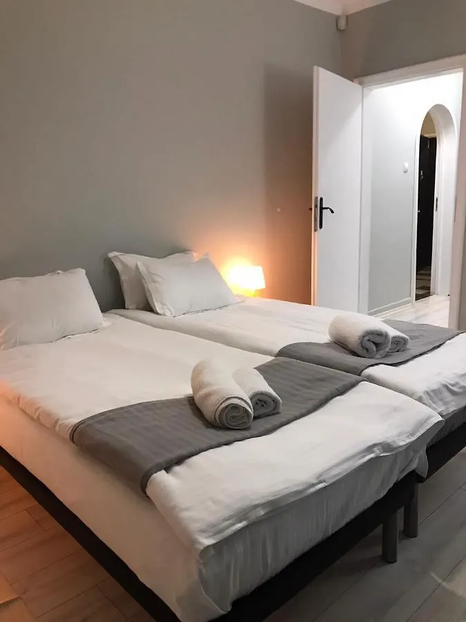 Eu Metro Station, City Center, Lovely 3-Bedroom Apartment, Free Parking Sofia Bulgaria